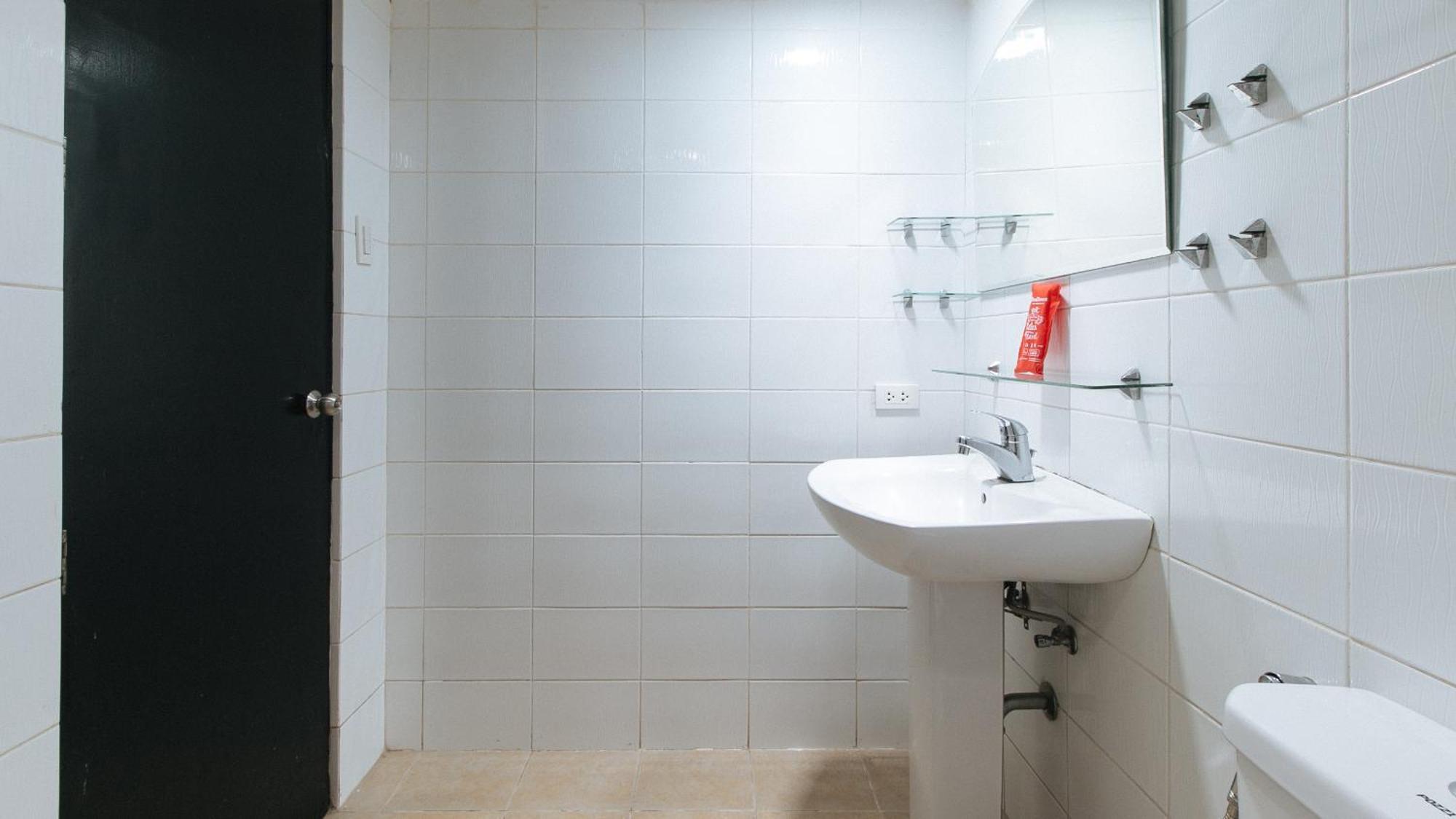 Reddoorz At Kassel Residences Paranaque Paranaque City Exterior foto
